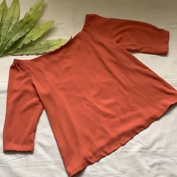 🌺nwt Le Chateau Off Shoulder Top🌺 - Picture 9 of 11